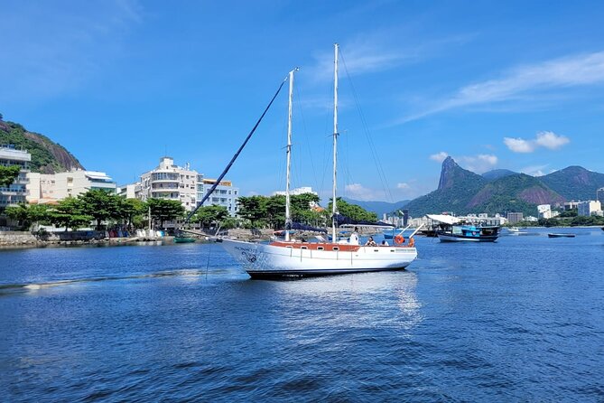 Brunch & Sunset Cruise with Capirinha in Rio - Crew and Captain Matter: why this boat feels safe and friendly