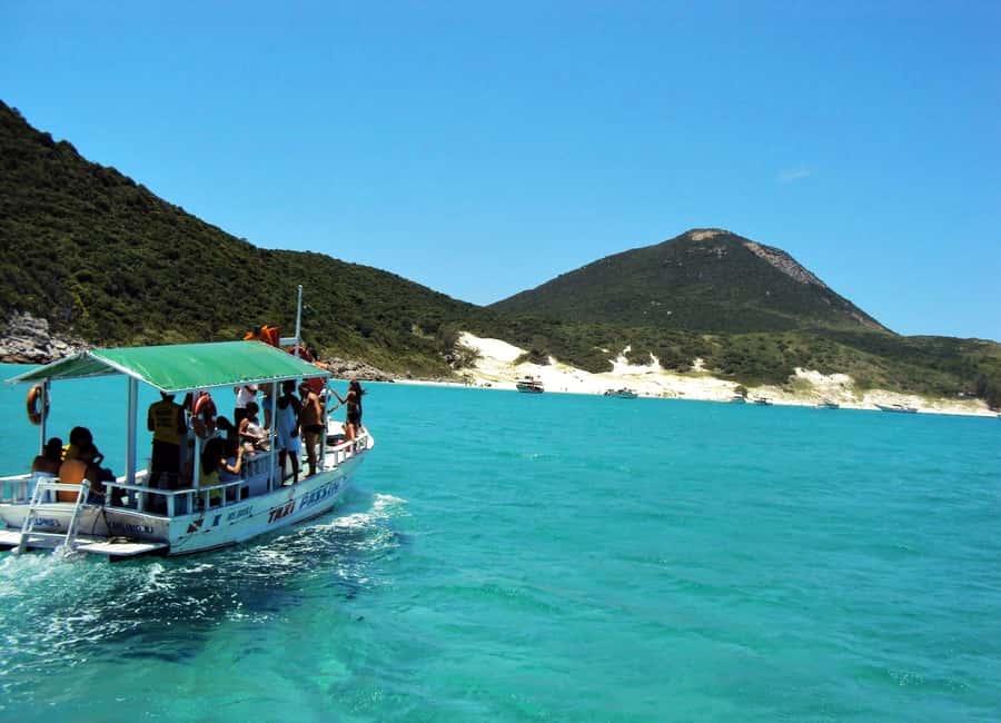 From Rio: Arraial do Cabo - The Brazilian Caribbean Daytrip - Praia dos Anjos to the schooner: what the big-ship format changes