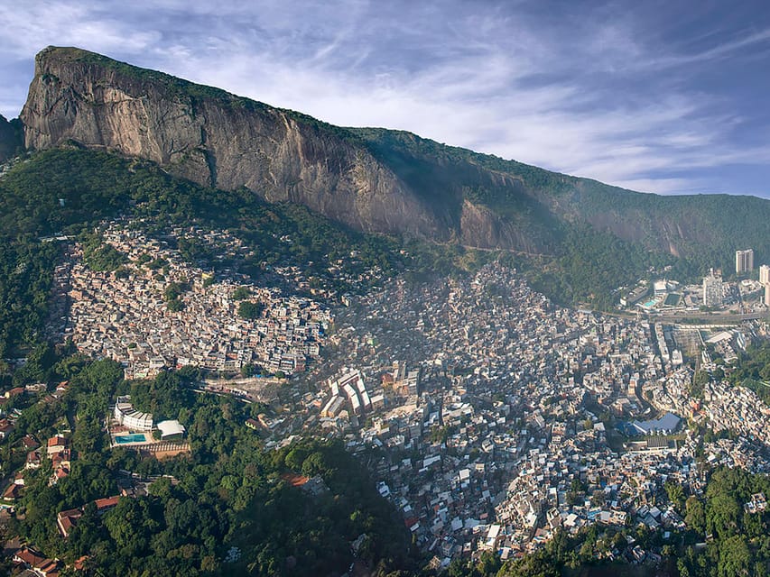 Guided Excursion: Get to Know Rocinha - Language and guide style: what Giselle’s approach likely does for you