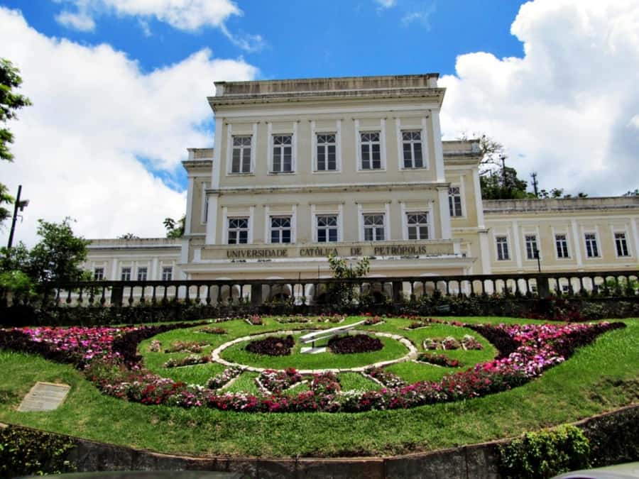 Petrópolis: Imperial City Tour - Exploring town architecture: German engineering, Crystal Palace, and Flowers Watch