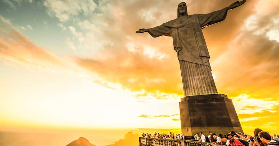 Rio de Janeiro: 6-Stop Highlights of Rio with Lunch - Maracanã and Sambadrome: Football Passion and Carnival Rhythm from the Outside