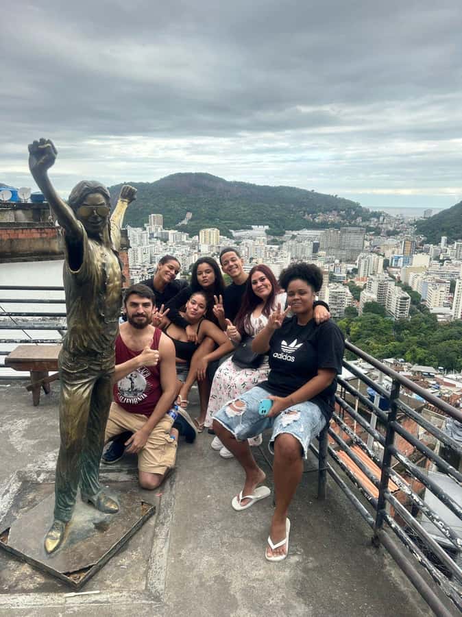 Rio de Janeiro: Favela Santa Marta Top Tour with Local Guide - Pointing your camera at Rio’s South Zone (and using the viewpoint properly)