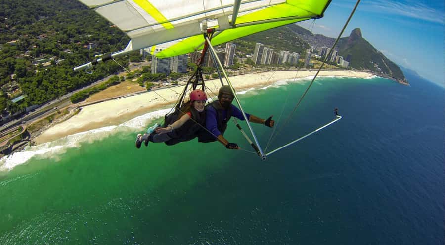 Rio de Janeiro: Hang Gliding or Paragliding Flight - Small-group pace: starting location, meeting point, and check-in flow