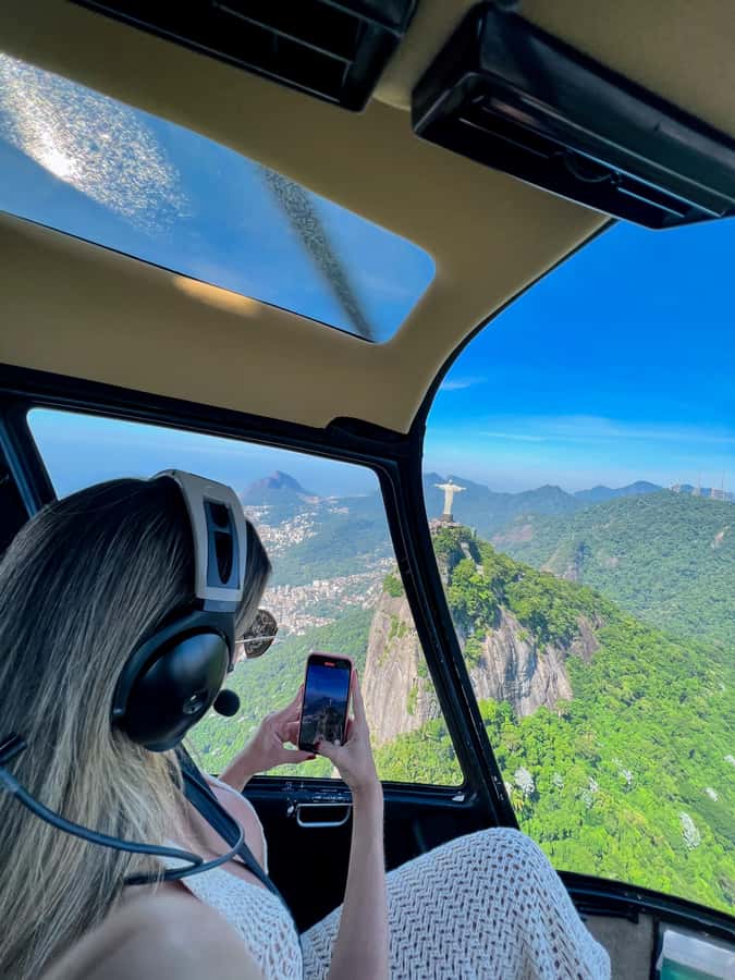 Rio de Janeiro: Helicopter Flight Christ the Redeemer 30 min - Meeting point: the short hop that sets the tone