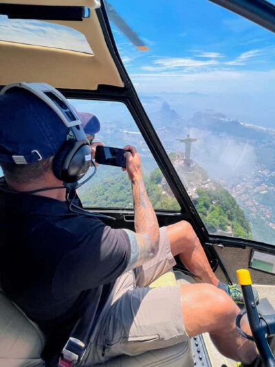 Rio de Janeiro: Helicopter Flight Christ the Redeemer 30 min - The first minutes over Rio: coastlines before landmarks