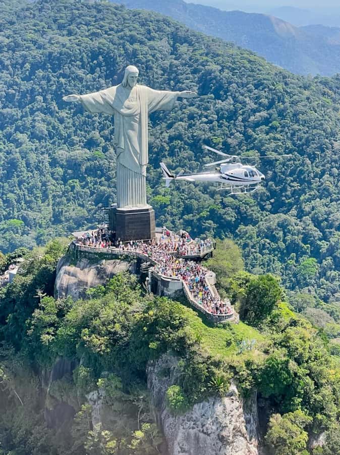 Rio de Janeiro: Helicopter Flight Christ the Redeemer 30 min - Favela viewpoints: what you can and can’t do from the air