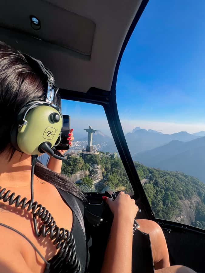 Rio de Janeiro: Helicopter Flight Christ the Redeemer 30 min - Rodrigo de Freitas Lagoon: the “heart” shot