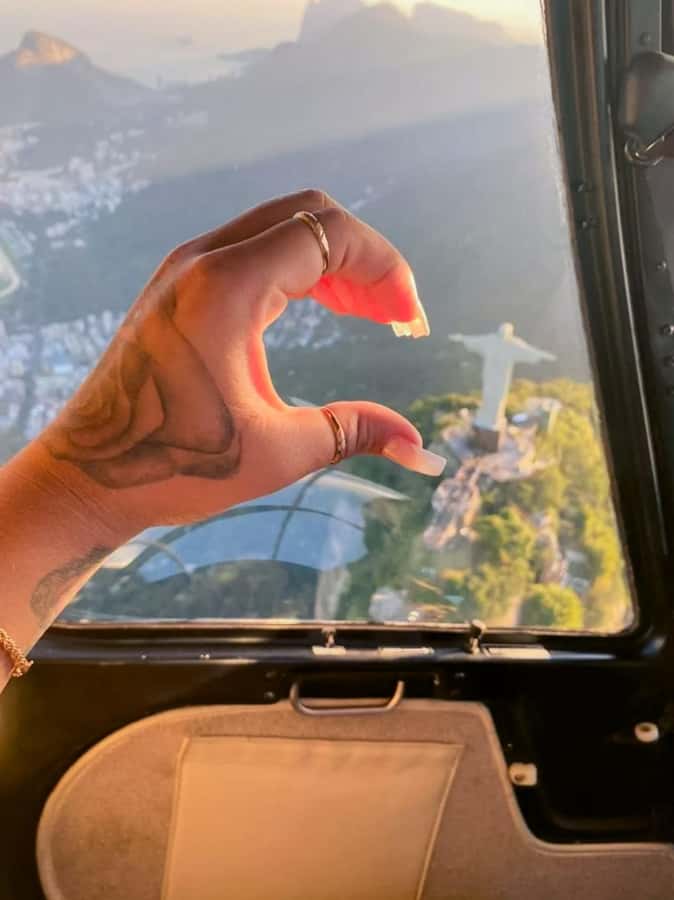 Rio de Janeiro: Helicopter Flight Christ the Redeemer 30 min - Christ the Redeemer from the air: the statue you can finally place