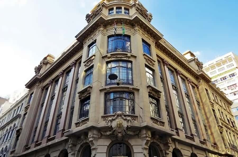 Rio de Janeiro : Must-See Sites Walking Tour With A Guide - Getting Started at B&B Hotel Santos Dumont: Smooth Meet-Up, Smart Pace