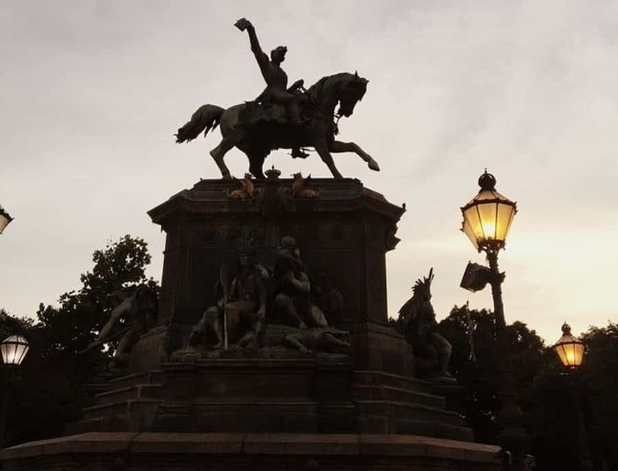 Rio de Janeiro : Must-See Sites Walking Tour With A Guide - Centro Cultural Banco do Brasil: Architecture That Explains Itself