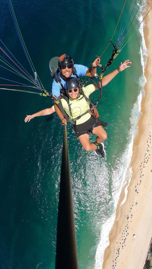 Rio de Janeiro : Paragliding Tandem Flights over Rio - Landing near São Conrado: smooth, then you’re back to Rio
