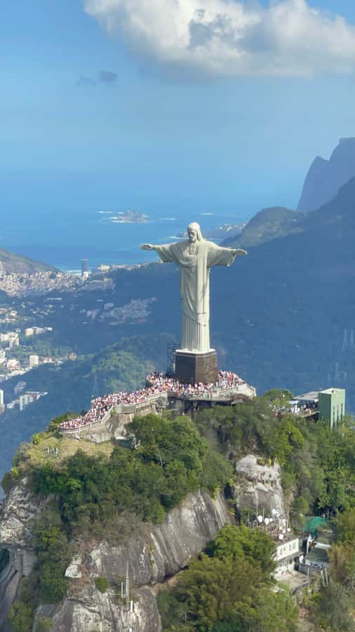 Rio de Janeiro: Private Helicopter Tour - A 30-minute helicopter run over Rio’s biggest landmarks