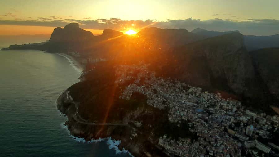 Rio de Janeiro: Private Helicopter Tour - Private group comfort: what changes with 2, 3, or 4 people