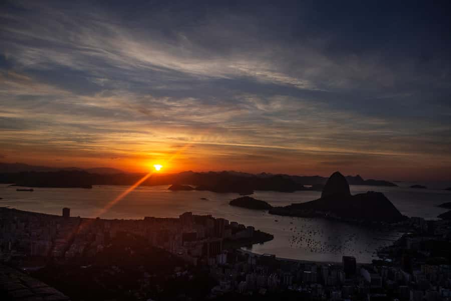 Rio de Janeiro: Private Sunrise Tour at Mirante Dona Marta - What the Guide Adds (Besides Good English)