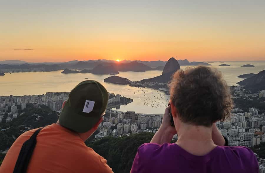 Rio de Janeiro: Private Sunrise Tour at Mirante Dona Marta - Timing and Comfort: Why 150 Minutes Is Just Right