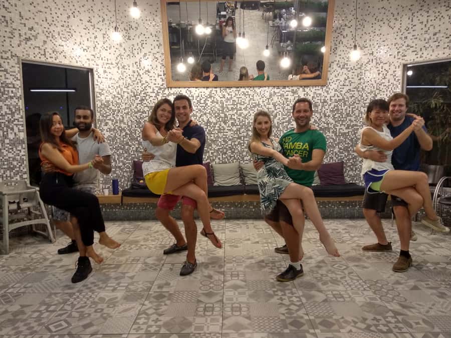 Rio de Janeiro: Samba Class in Copacabana - Instructors, Energy, and Group Size: What You Can Expect