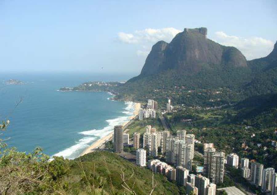 Rio de Janeiro: Vidigal Favela Tour and Two Brothers Hike - Seeing Leblon, Ipanema, and Copacabana from above