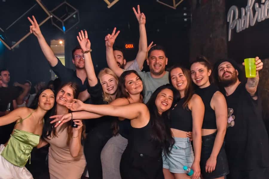 Rio: Pub Crawl in Lapa with Cachaça Tasting and Live Samba - Meeting up at Av. Mem de Sá, 110 (and getting your bearings fast)