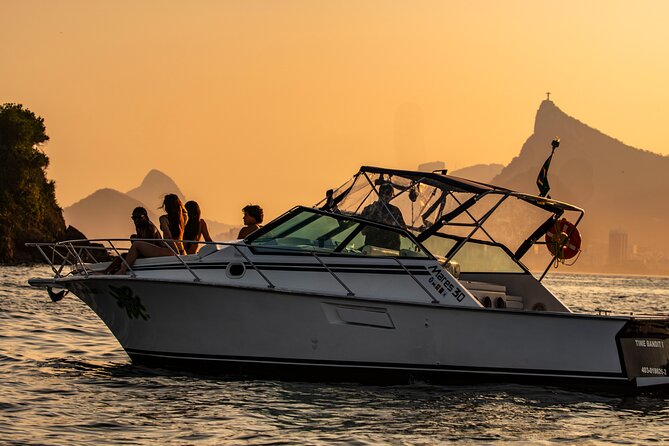 Sunset Boat Tour with Beer, Water, Soda and Snacks included - Stop 1: Museu do Amanhã for science-by-the-sea photos