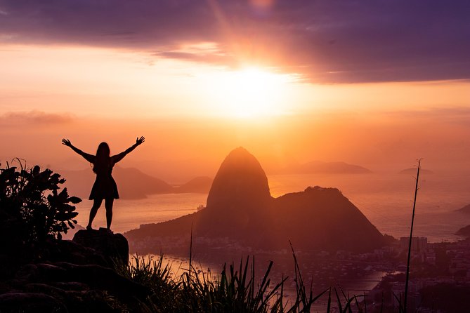 Tour to Mirante Dona Marta at sunrise with guide and photos! - Small-Group Atmosphere: The Comfort Factor for Solo Travelers